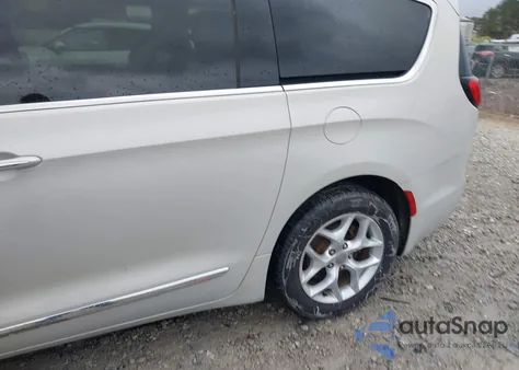 2017 Chrysler Pacifica Touring-L z USA, uszkodzony, nr VIN 2C4RC1BG5HR635084